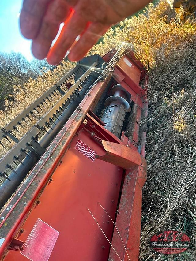 Image of International Harvester 820 equipment image 4