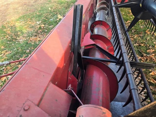 Image of International Harvester 820 equipment image 4