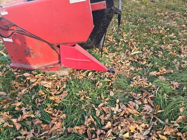 Image of International Harvester 820 equipment image 3