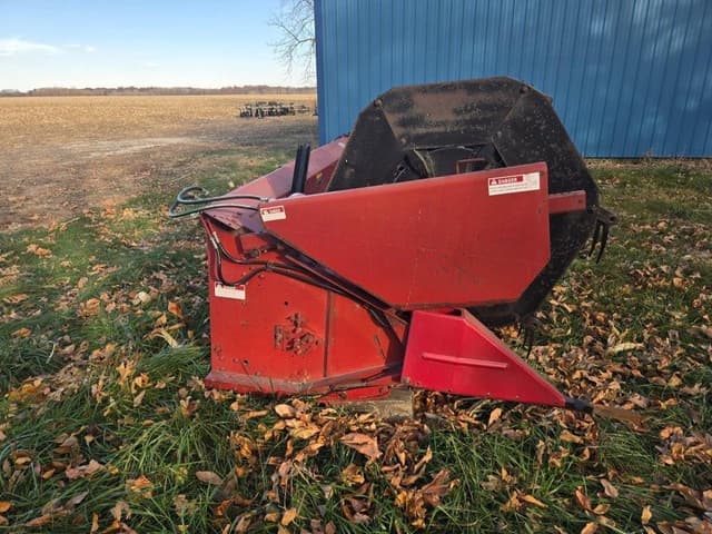 Image of International Harvester 820 equipment image 2