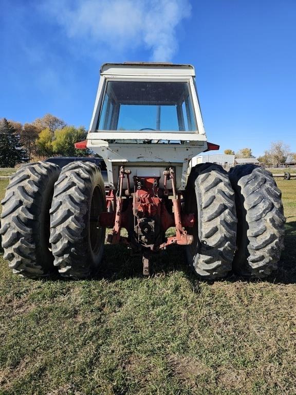 Image of International Harvester 826 equipment image 4