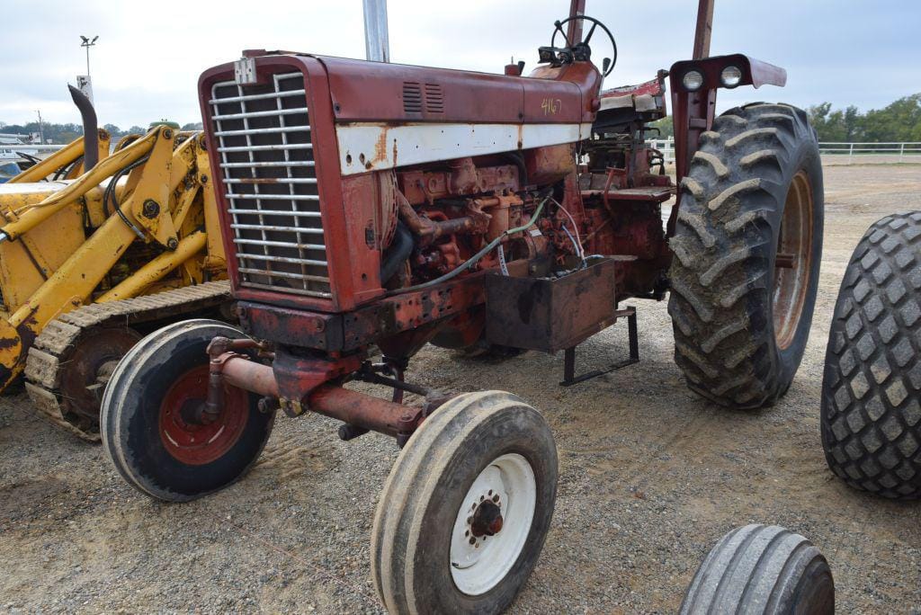 Main image International Harvester 856
