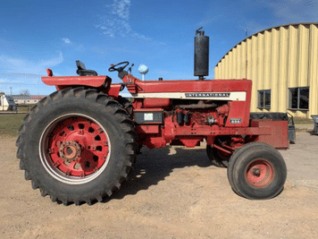 Main image International Harvester 856