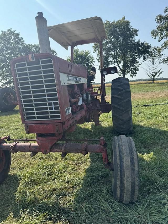 Image of International Harvester 856 equipment image 2