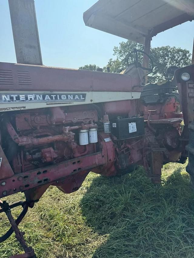 Image of International Harvester 856 equipment image 3