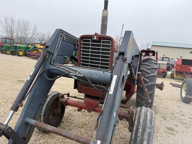 Image of International Harvester 856 equipment image 4