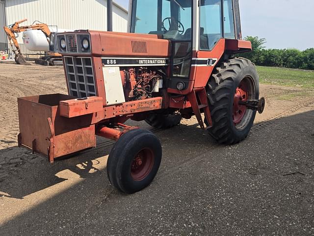 Image of International Harvester 886 equipment image 1
