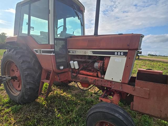 Image of International Harvester 886 equipment image 2