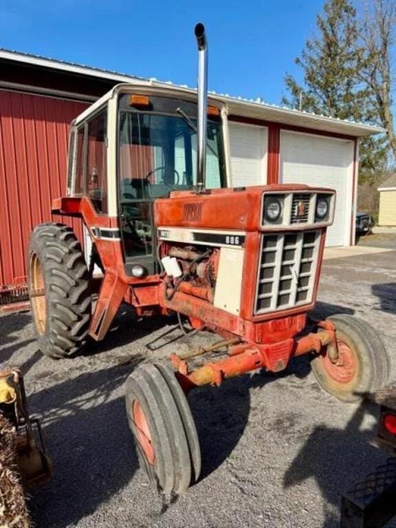 International Harvester 886 Equipment Image0