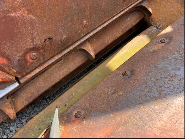 Image of International Harvester 943 equipment image 4