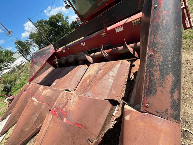 Image of International Harvester 944 equipment image 2