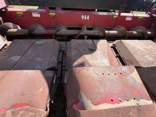 Image of International Harvester 944 equipment image 3