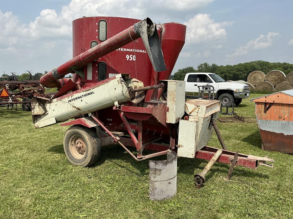 Image of International Harvester 950 Primary image