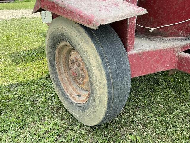 Image of International Harvester 950 equipment image 4