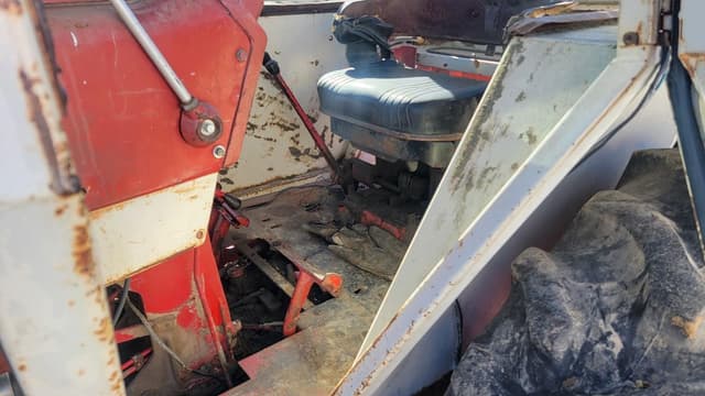 Image of International Harvester 966 equipment image 1