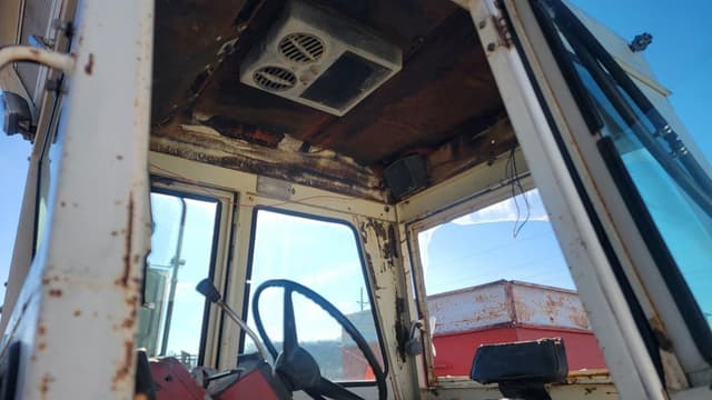 Image of International Harvester 966 equipment image 2