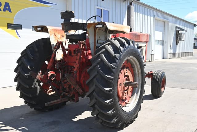 Image of International Harvester 966 equipment image 2