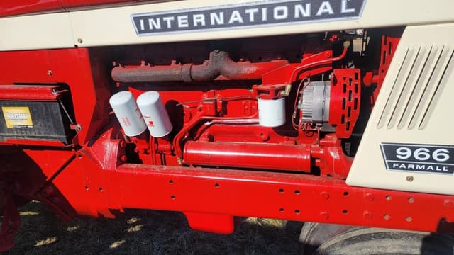 Image of International Harvester 966 equipment image 1