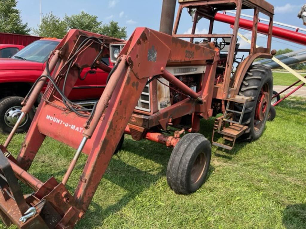 Main image International Harvester 966