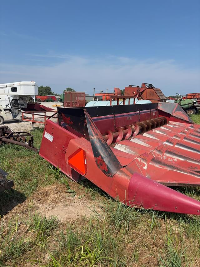 Image of International Harvester 983 equipment image 1