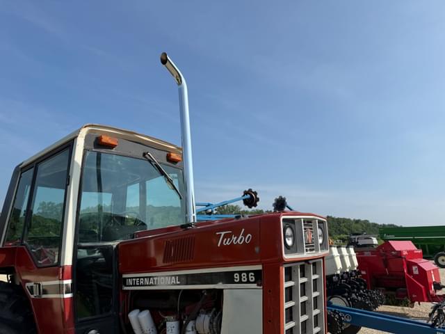 Image of International Harvester 986 equipment image 3