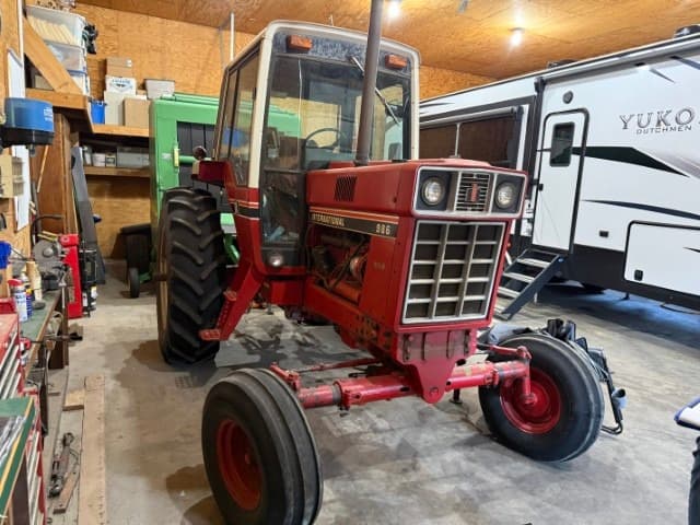Image of International Harvester 986 equipment image 1