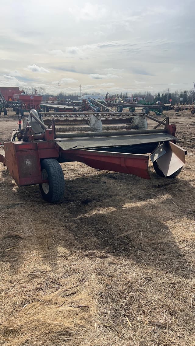 Image of International Harvester 990 equipment image 3