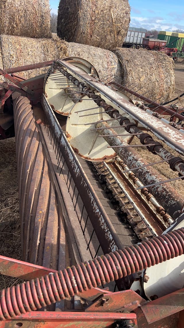 Image of International Harvester 990 equipment image 4