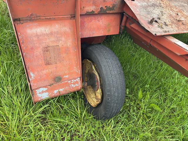 Image of International Harvester 990 equipment image 3