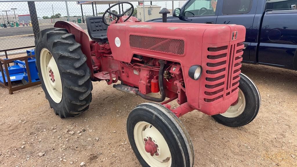 Main image International Harvester B275