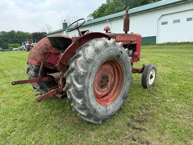 Image of International Harvester 450 equipment image 4
