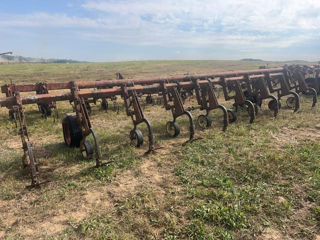 Image of International Harvester Undetermined equipment image 2