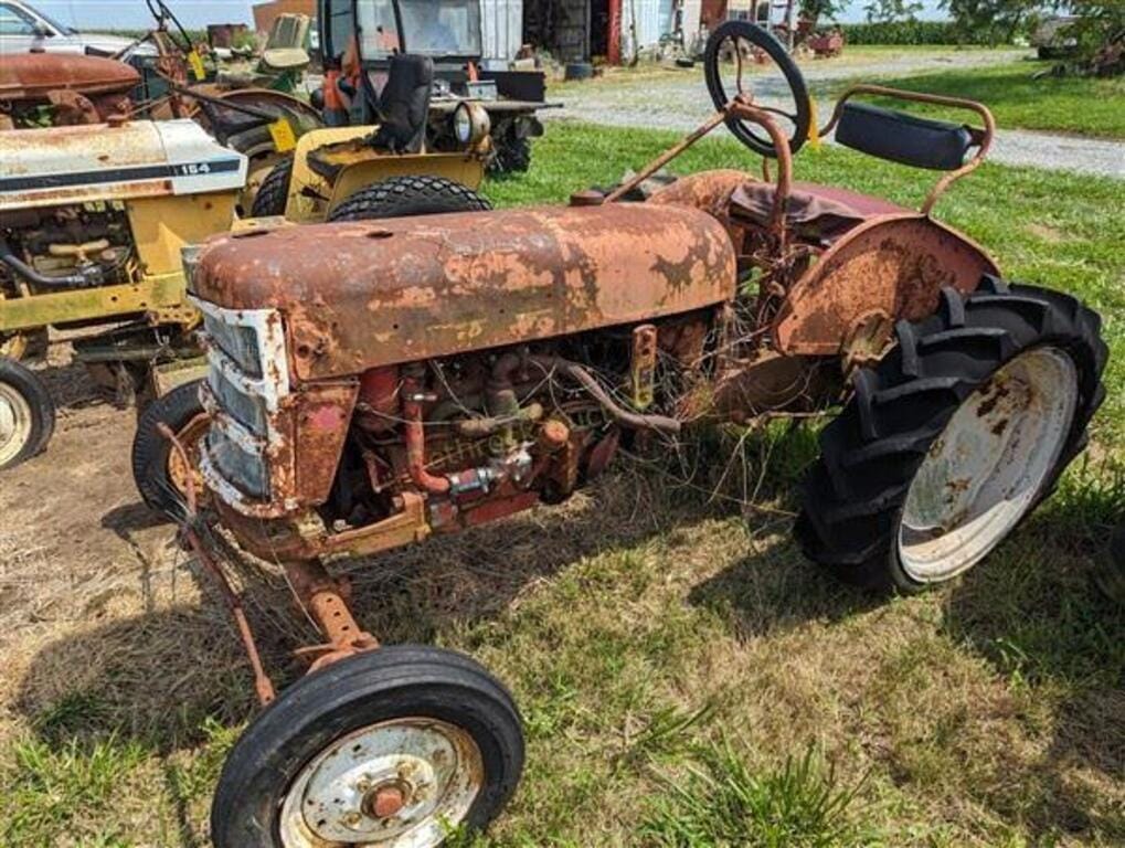 Main image International Harvester Cub