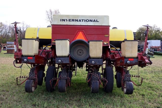 Image of International Harvester 800 Cyclo Air equipment image 4