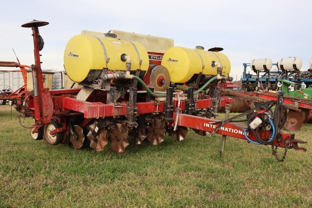 Image of International Harvester 800 Cyclo Air equipment image 1