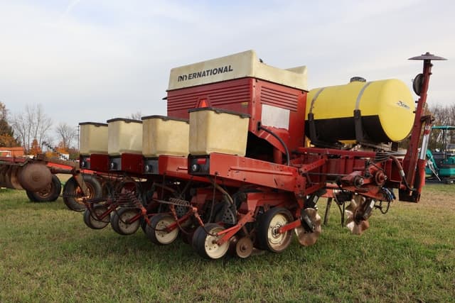 Image of International Harvester 800 Cyclo Air equipment image 3