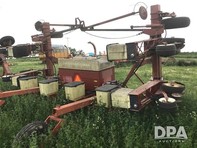 Image of International Harvester 800 Cyclo Air equipment image 1