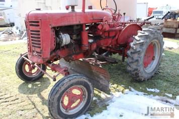 Main image International Harvester 100