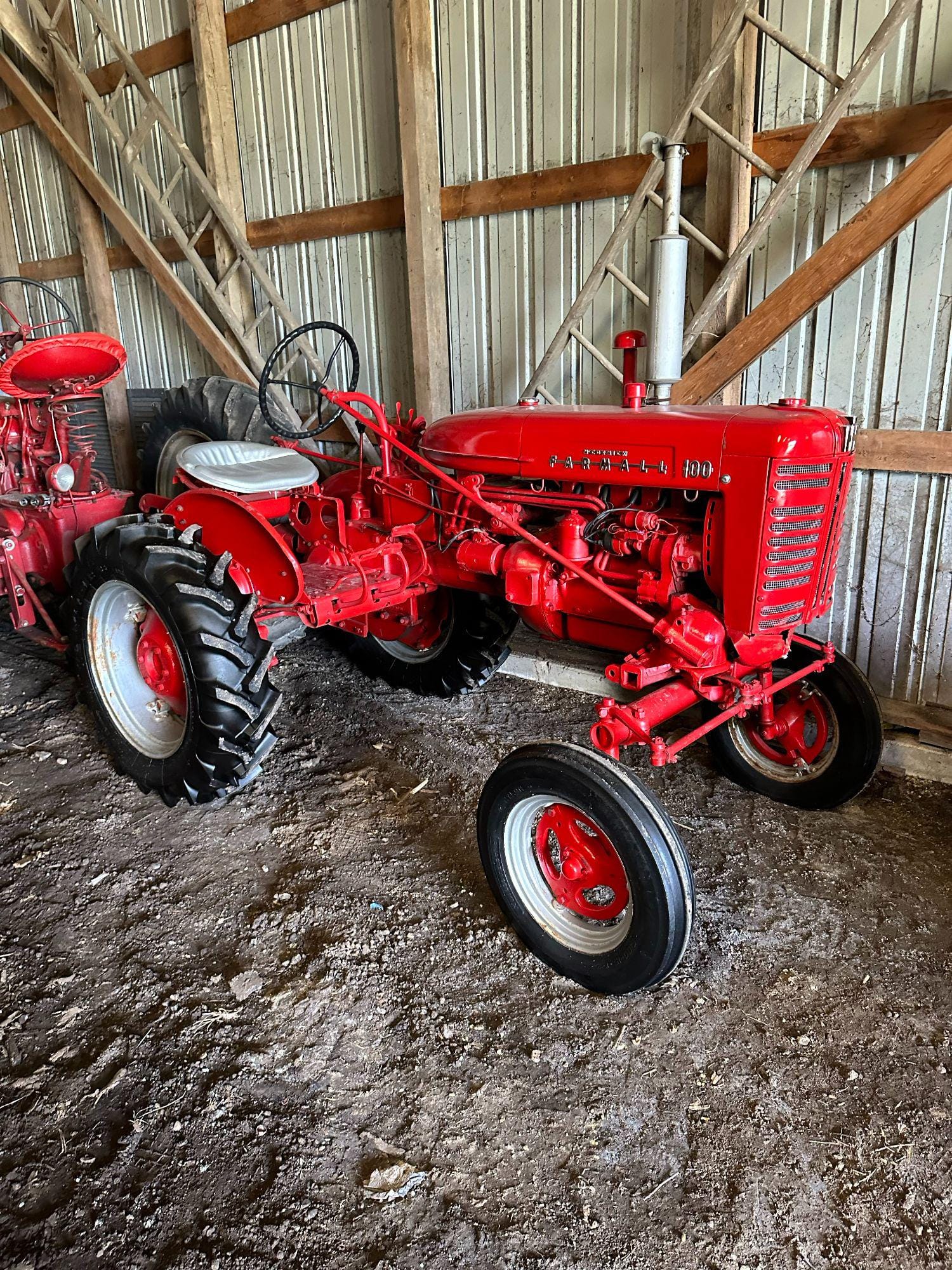 Main image Farmall 100