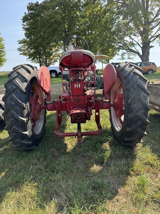 Image of International Harvester 300 equipment image 4