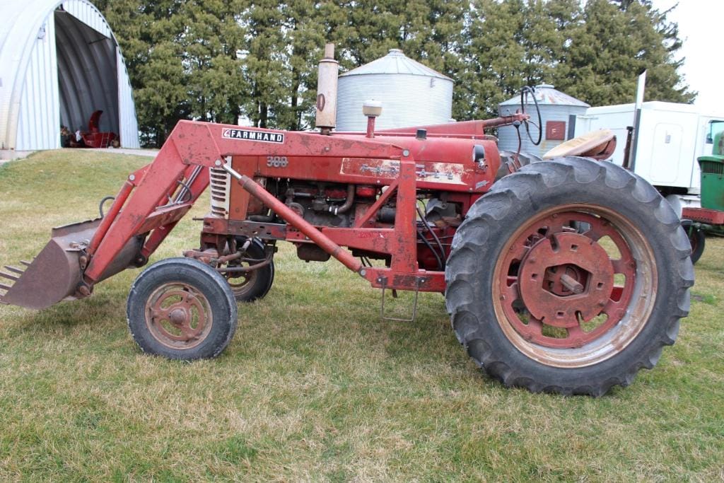 Main image International Harvester 300