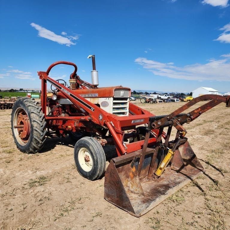 Main image International Harvester 460