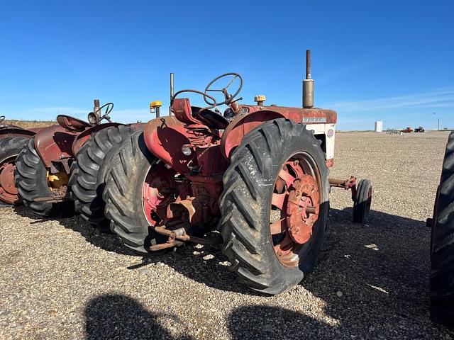 Image of Farmall 460 equipment image 2