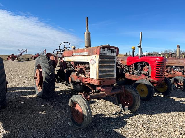 Image of Farmall 460 equipment image 1