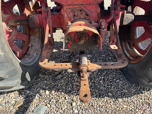 Image of Farmall 460 equipment image 4