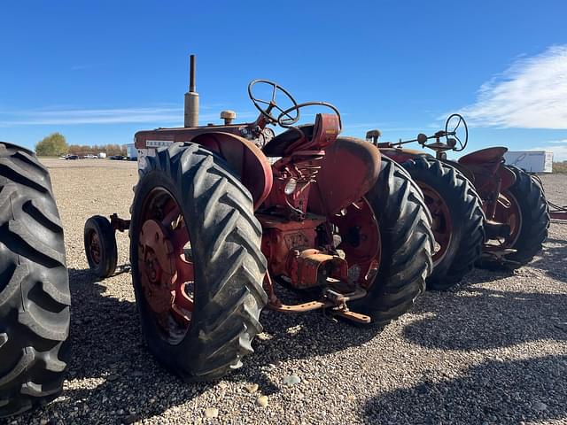 Image of Farmall 460 equipment image 3