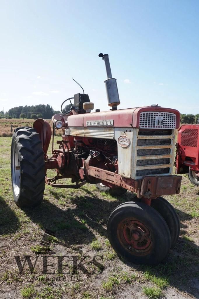Main image International Harvester 560
