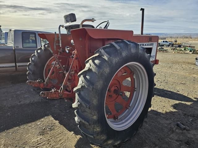 Image of Farmall 656 equipment image 2