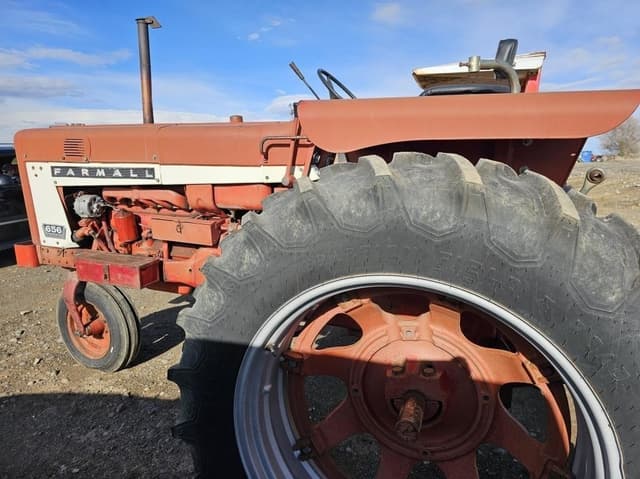 Image of Farmall 656 equipment image 4
