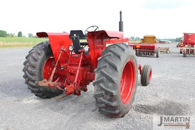 Image of International Harvester 656 equipment image 2